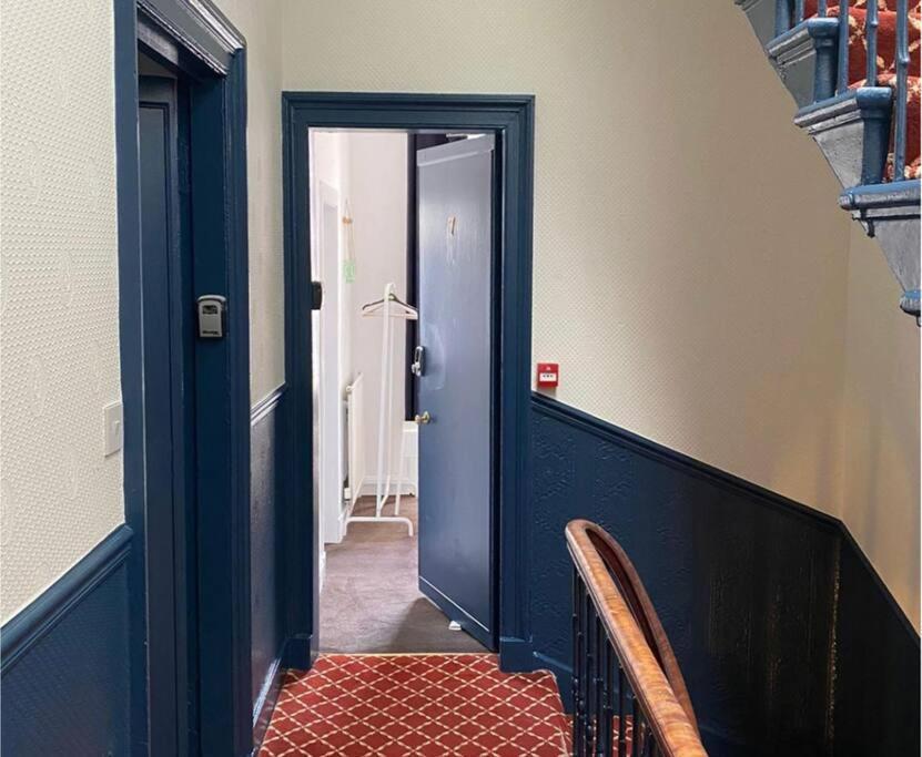 The Kingsview Townhouse - Boutique Hostel Édimbourg Extérieur photo